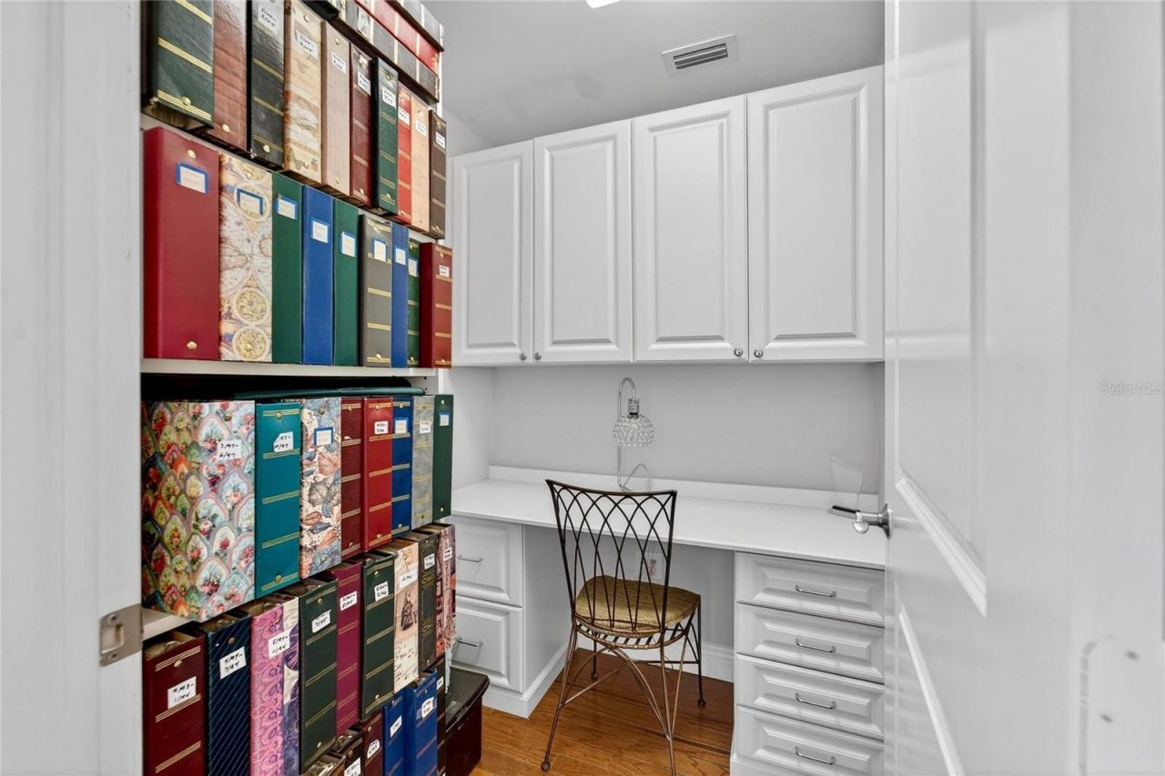 5823 Bowen Daniel Drive, Unit 906, Tampa, FL 33616 Photo