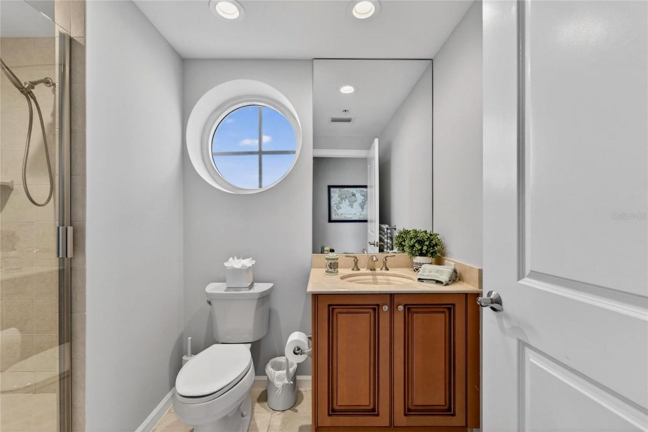 5823 Bowen Daniel Drive, Unit 906, Tampa, FL 33616 Photo