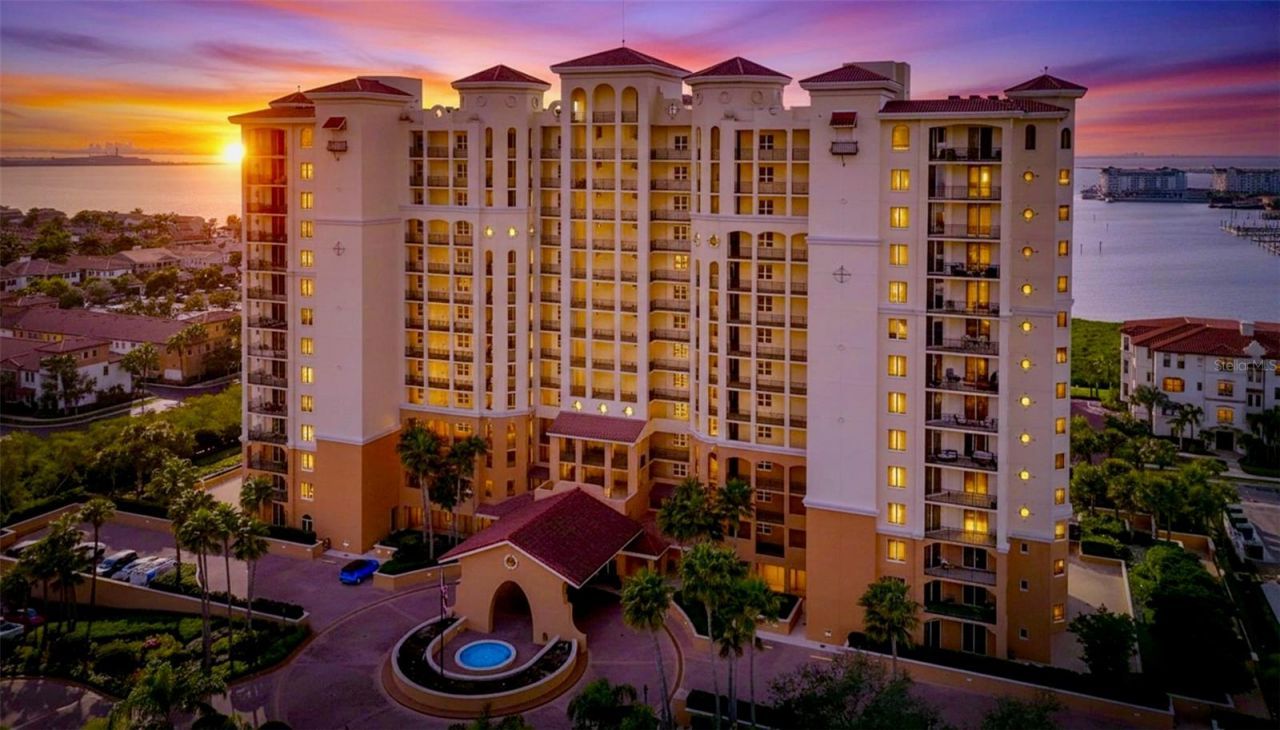 5823 Bowen Daniel Drive, Unit 906, Tampa, FL 33616 Photo