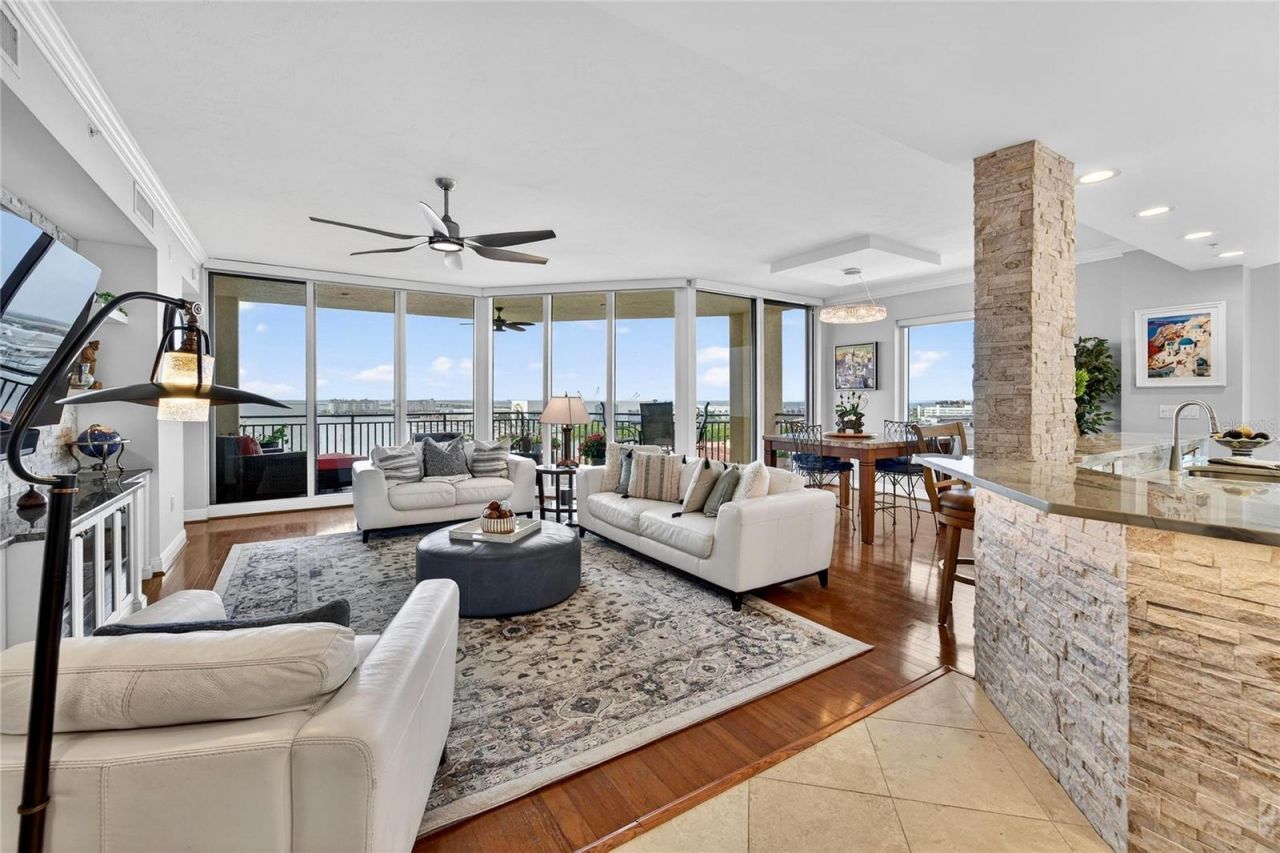 5823 Bowen Daniel Drive, Unit 906, Tampa, FL 33616 Photo