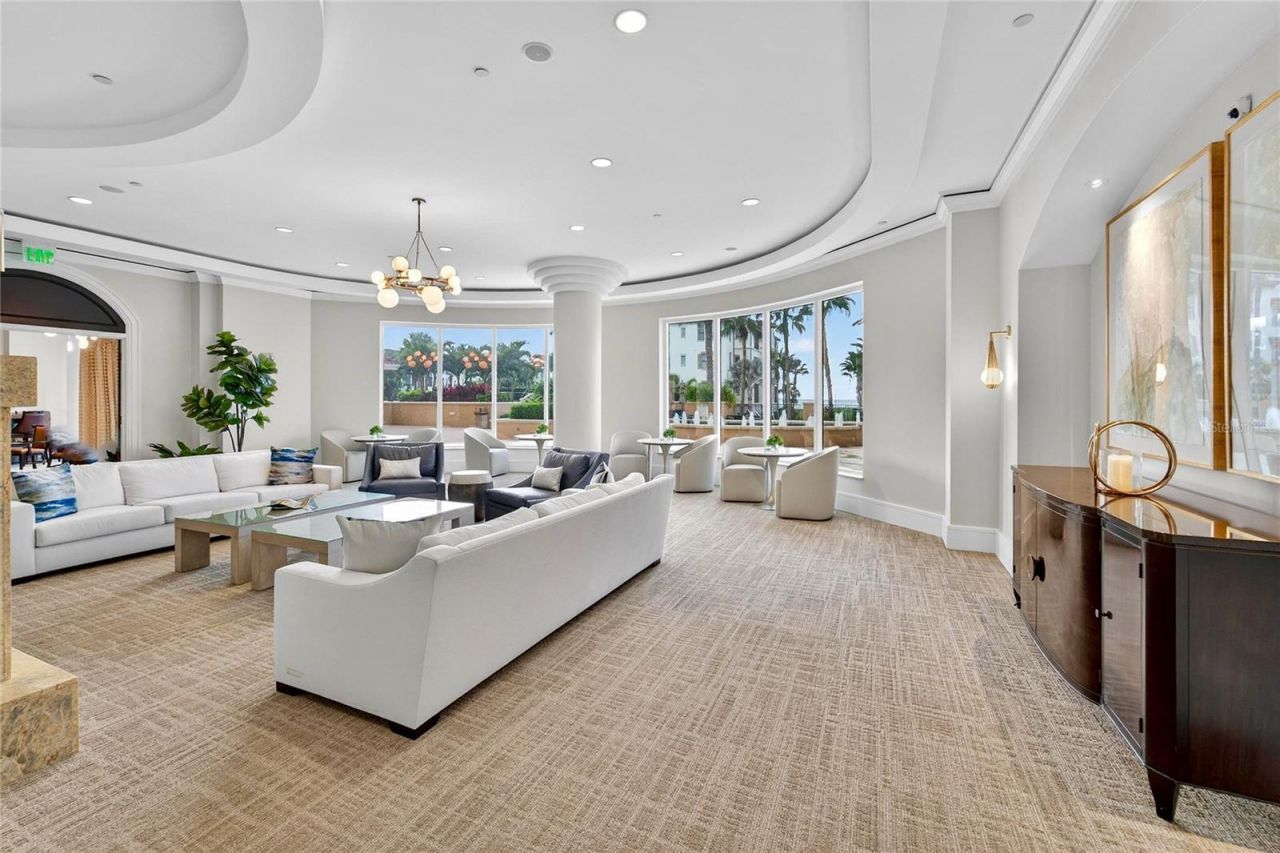 5823 Bowen Daniel Drive, Unit 906, Tampa, FL 33616 Photo