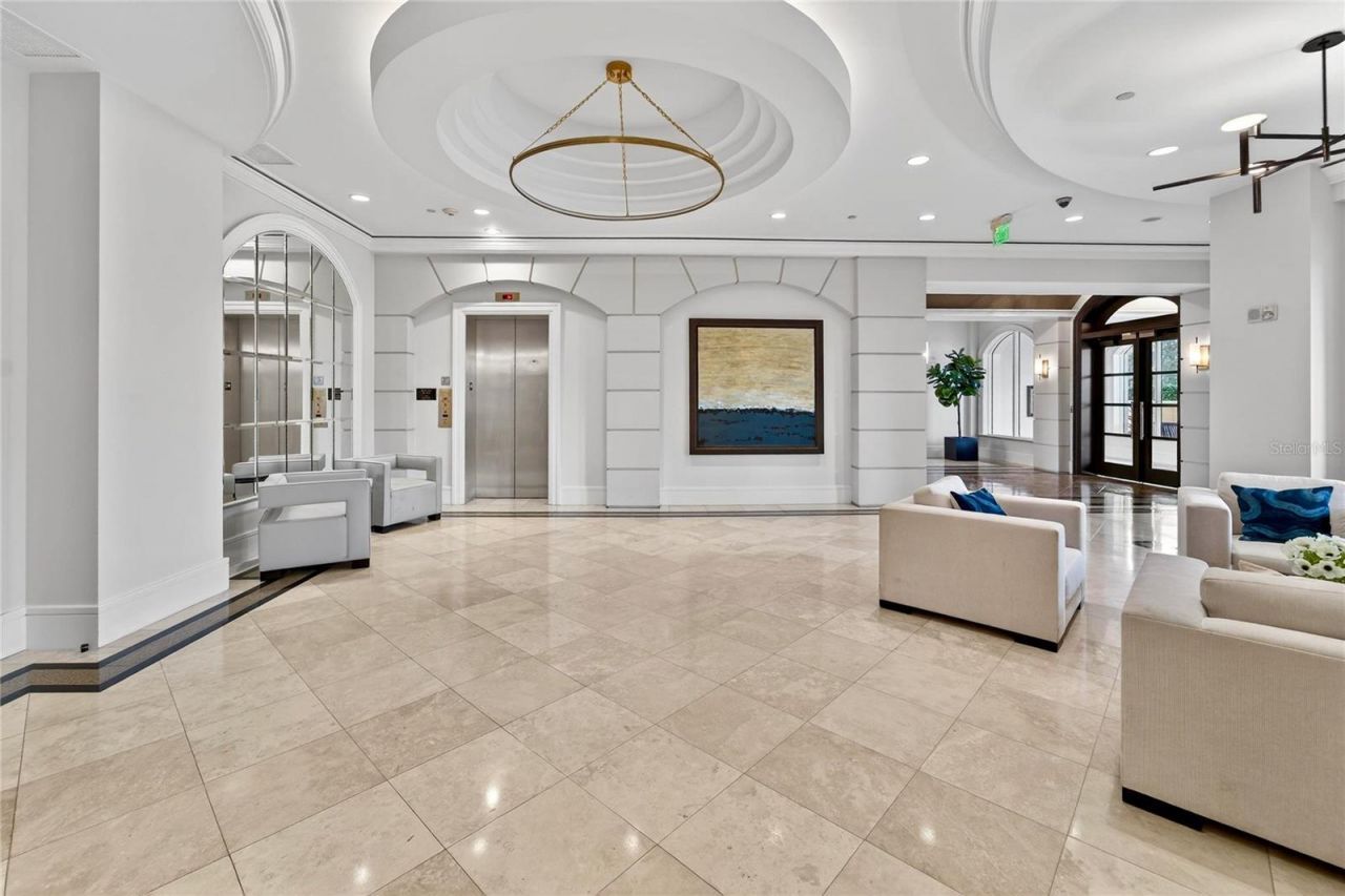 5823 Bowen Daniel Drive, Unit 906, Tampa, FL 33616 Photo