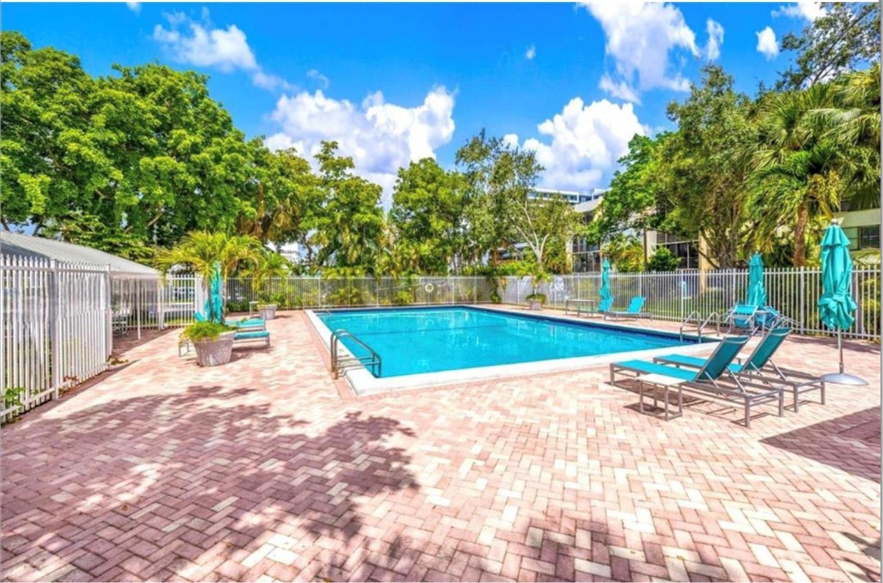 20441 NE 30th Avenue, Unit 218-9, Miami, FL 33180 Photo