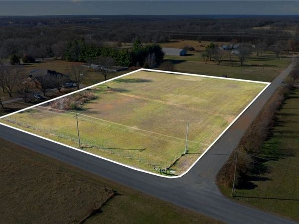 Hunters Xing Road , Gentry, AR 72734