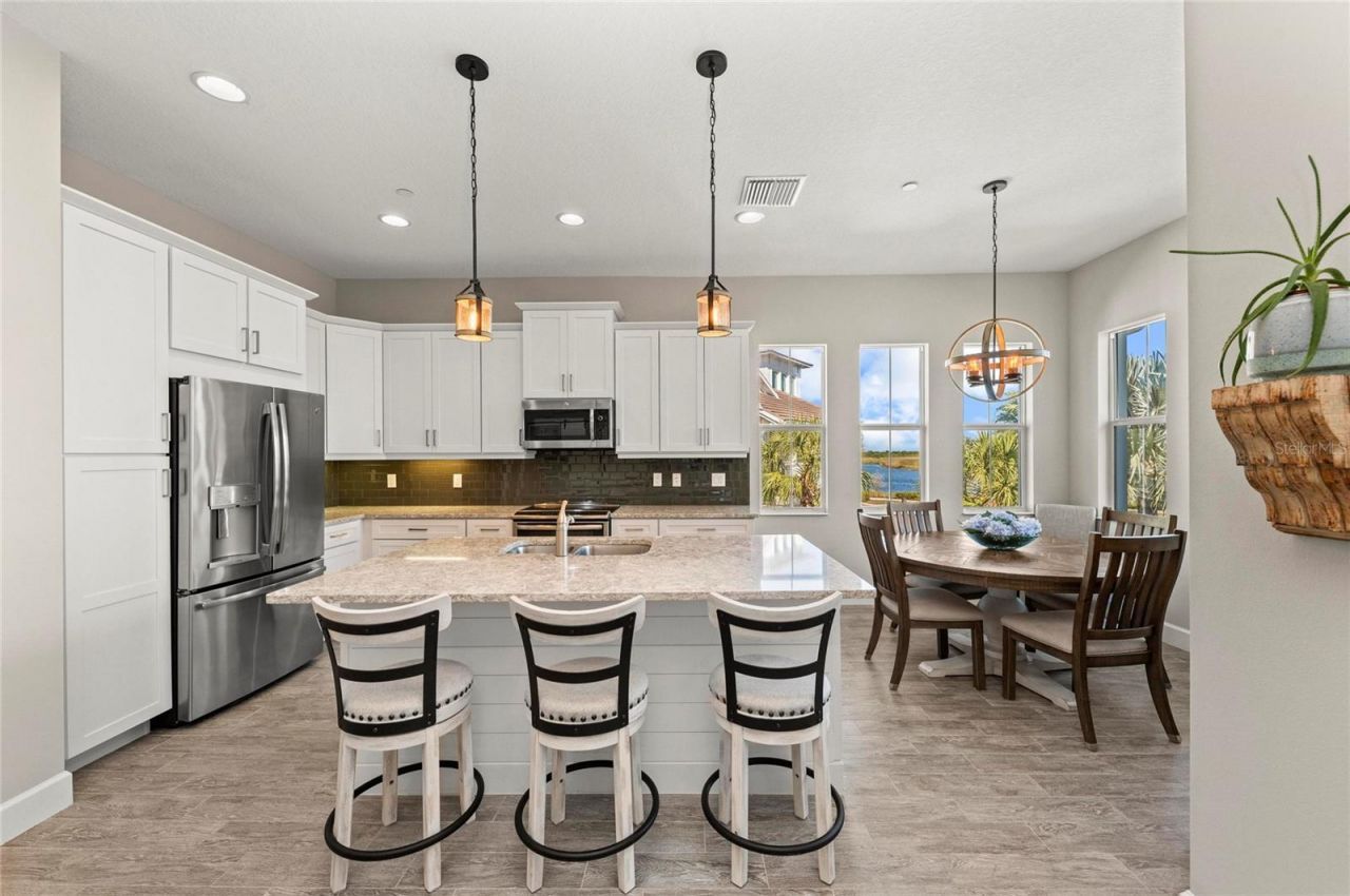 295 Compass Point Drive, Unit 202, Bradenton, FL 34209 Photo