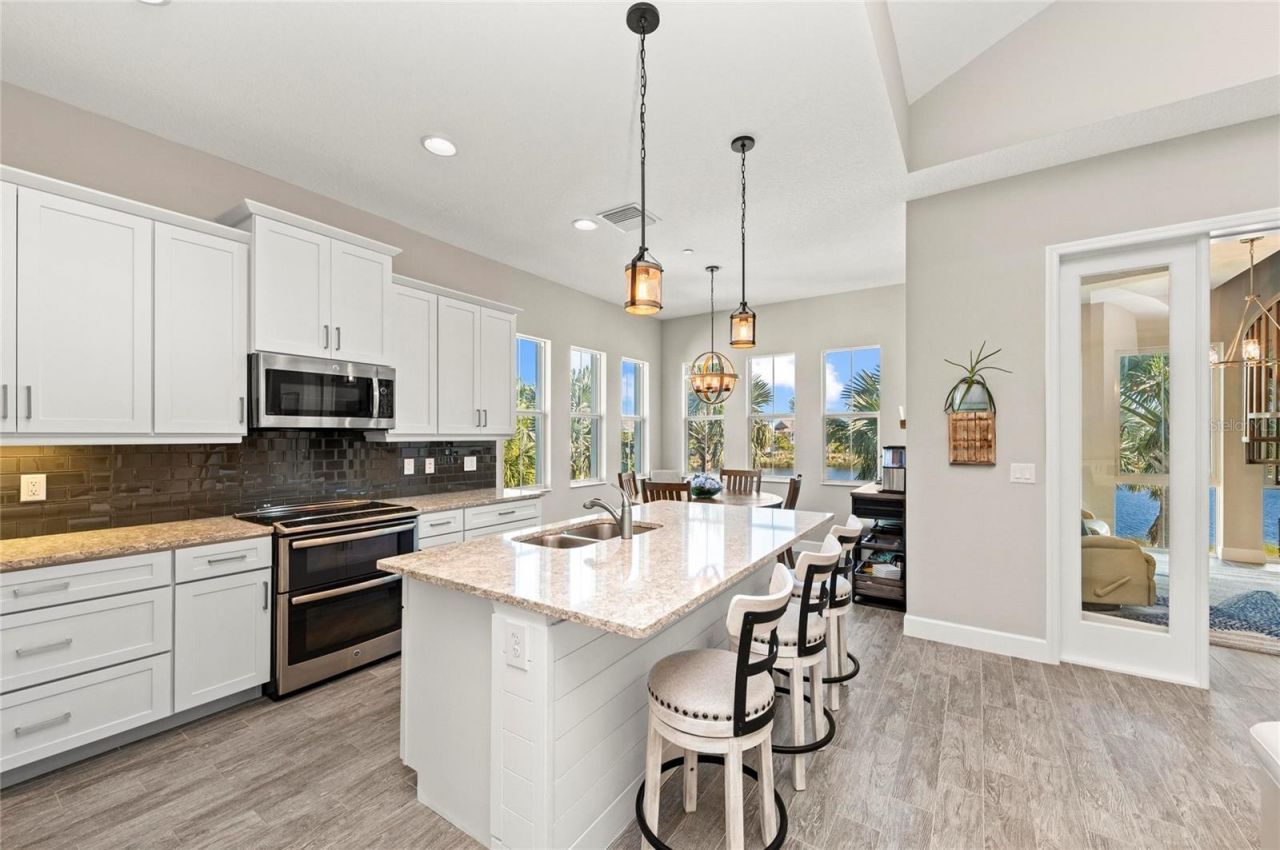 295 Compass Point Drive, Unit 202, Bradenton, FL 34209 Photo