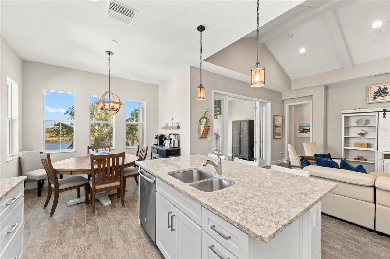 295 Compass Point Drive, Unit 202, Bradenton, FL 34209 Photo