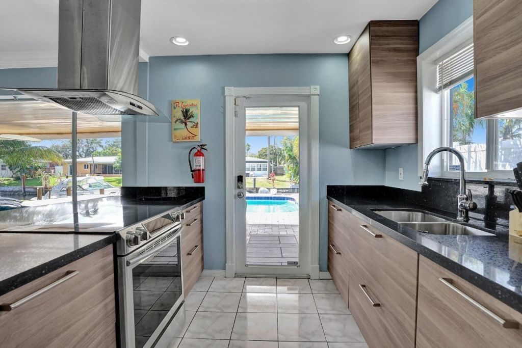 1701 SW 22nd Avenue, Fort Lauderdale, FL 33312 Photo