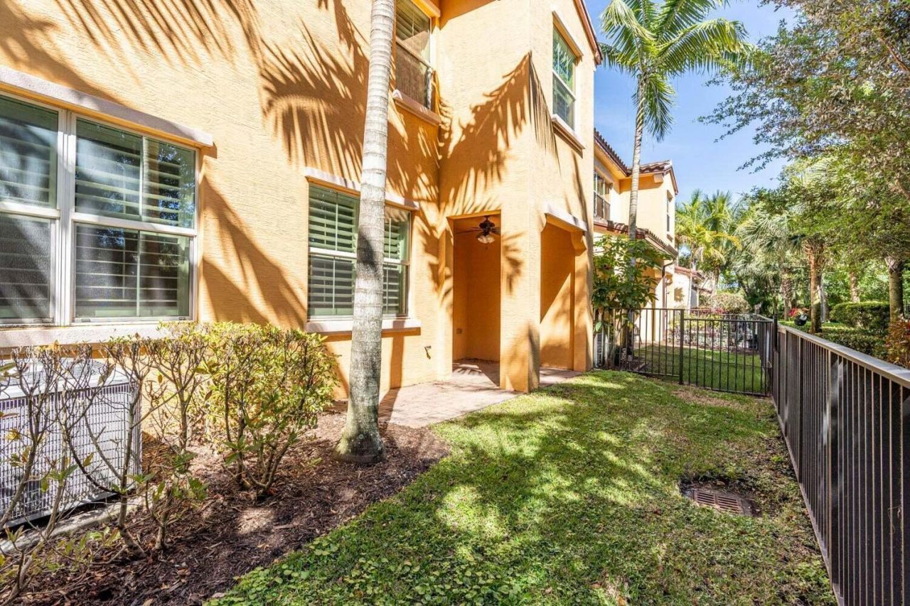 4628 Mediterranean Circle, Palm Beach Gardens, FL 33418 Photo