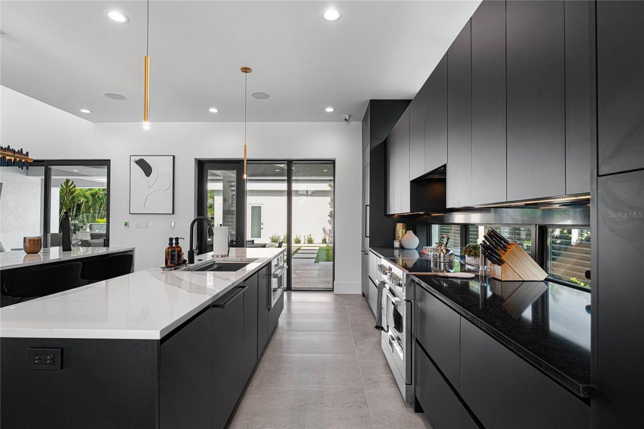 2519 N Riverside Drive, Tampa, FL 33602 Photo