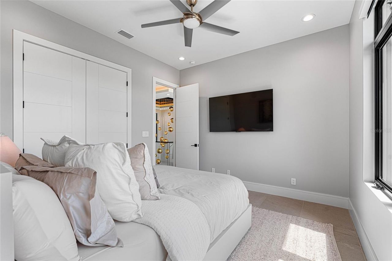 2519 N Riverside Drive, Tampa, FL 33602 Photo