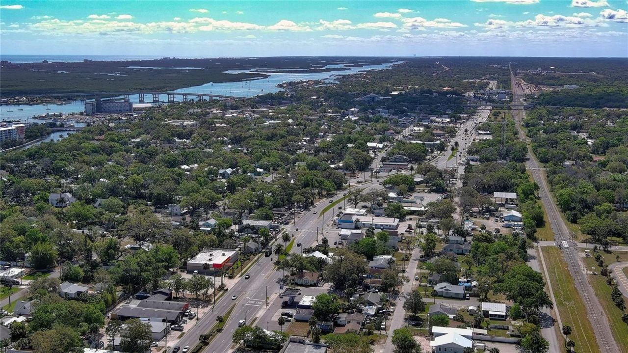 607 N Dixie Freeway, New Smyrna Beach, FL 32168 Photo