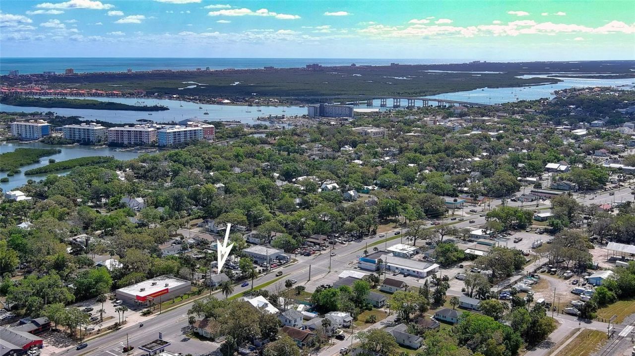 607 N Dixie Freeway, New Smyrna Beach, FL 32168 Photo