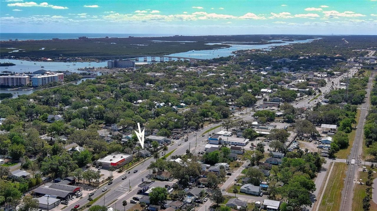 607 N Dixie Freeway, New Smyrna Beach, FL 32168 Photo