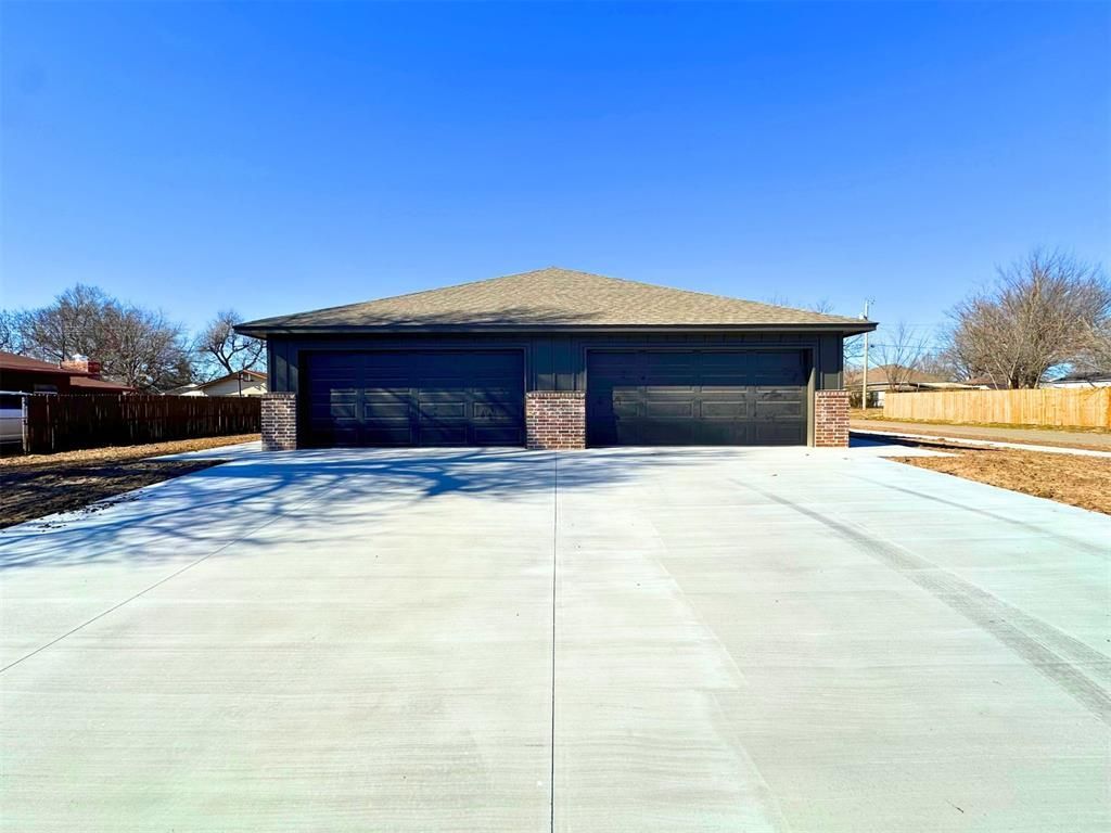 1402 S Jensen Avenue, El Reno, OK 73036 Main Photo