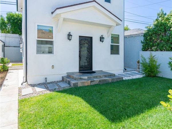 8421 Bleriot Avenue, Westchester, CA 90045