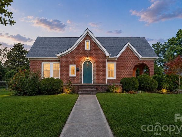 552 Hyde Park Drive NE, Concord, NC 28025