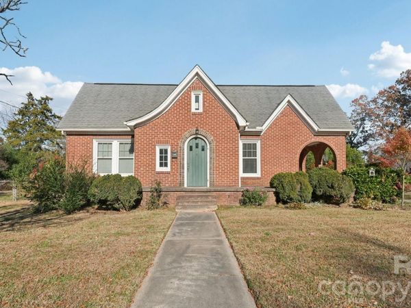 552 Hyde Park Drive NE, Concord, NC 28025