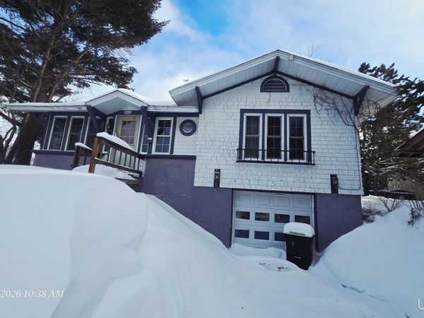 607 Washington Avenue, Iron River, MI 49935