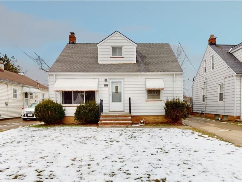 1206 Lander Road, Cleveland, OH 44124 Photo 2