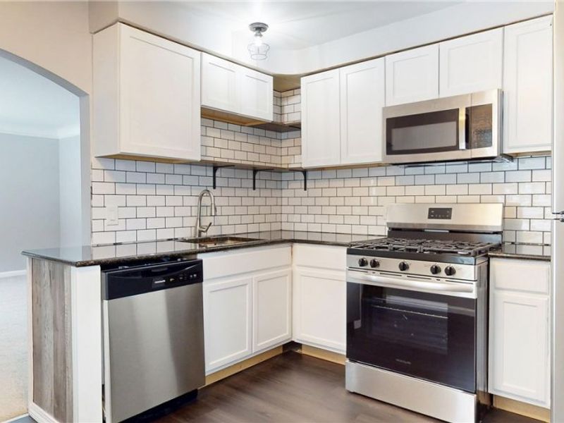 1206 Lander Road, Cleveland, OH 44124 Photo 4