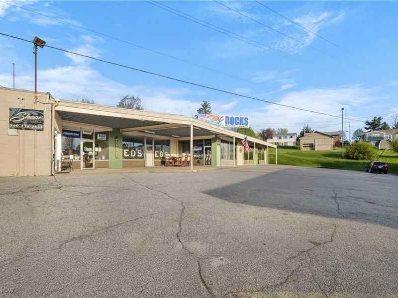 787 E Main Street, Barnesville, OH 43713 Photo 2