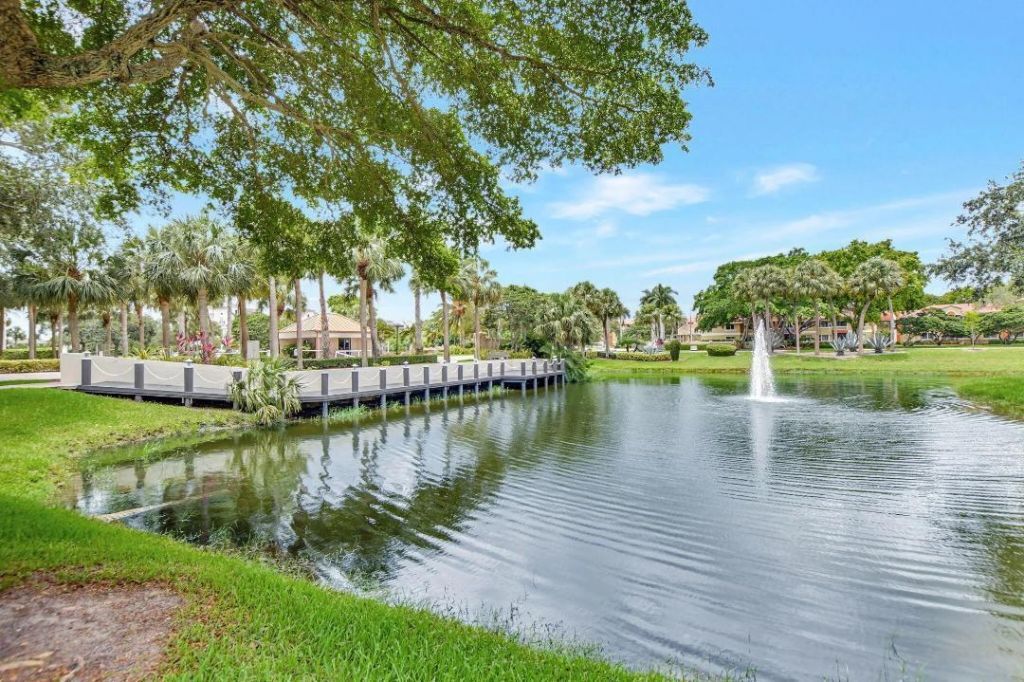 5749 Camino Del Sol, Unit 202, Boca Raton, FL 33433 Photo