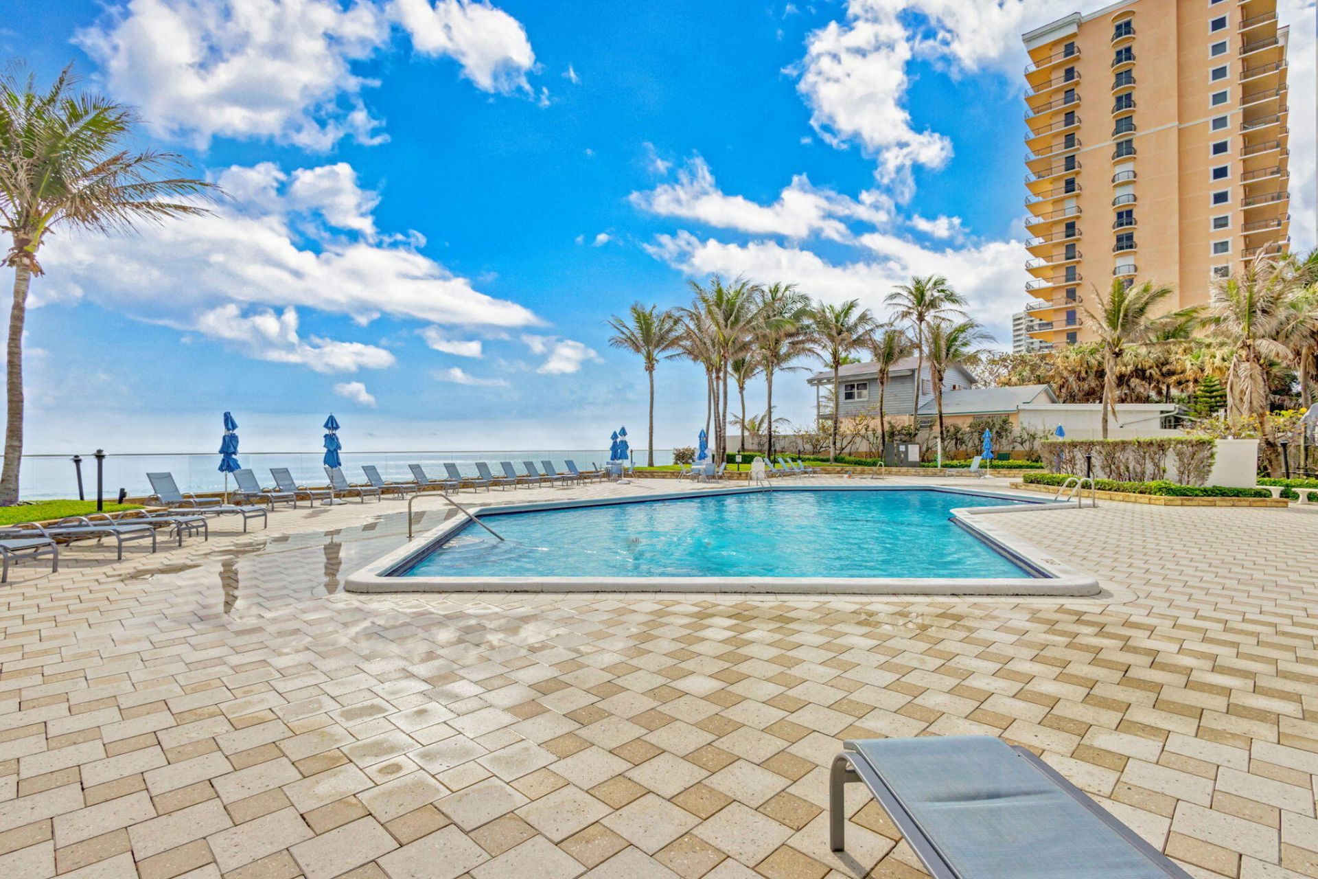 5200 N Ocean Drive, Unit 1004, Singer Island, FL 33404 Photo