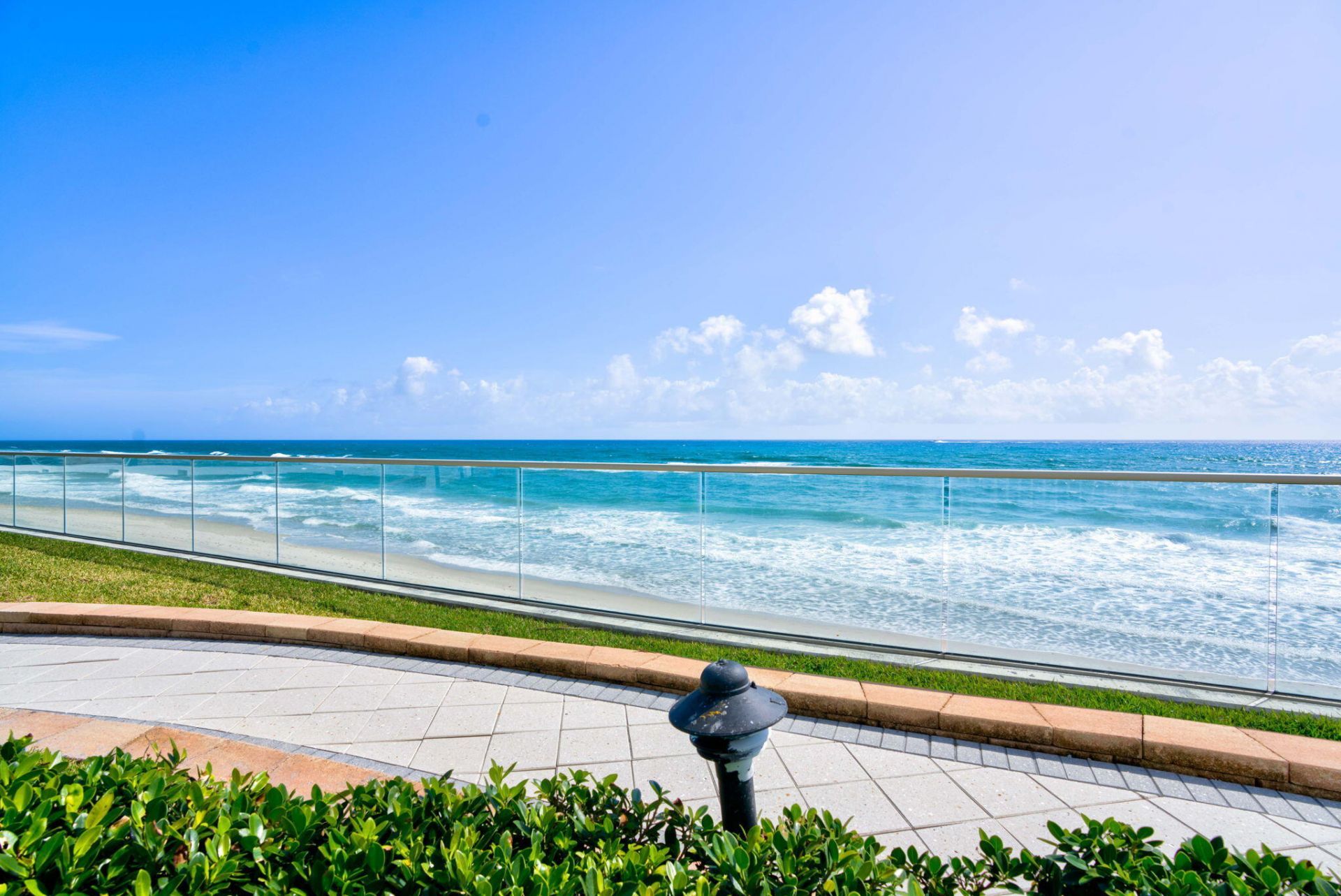 5200 N Ocean Drive, Unit 1004, Singer Island, FL 33404 Photo