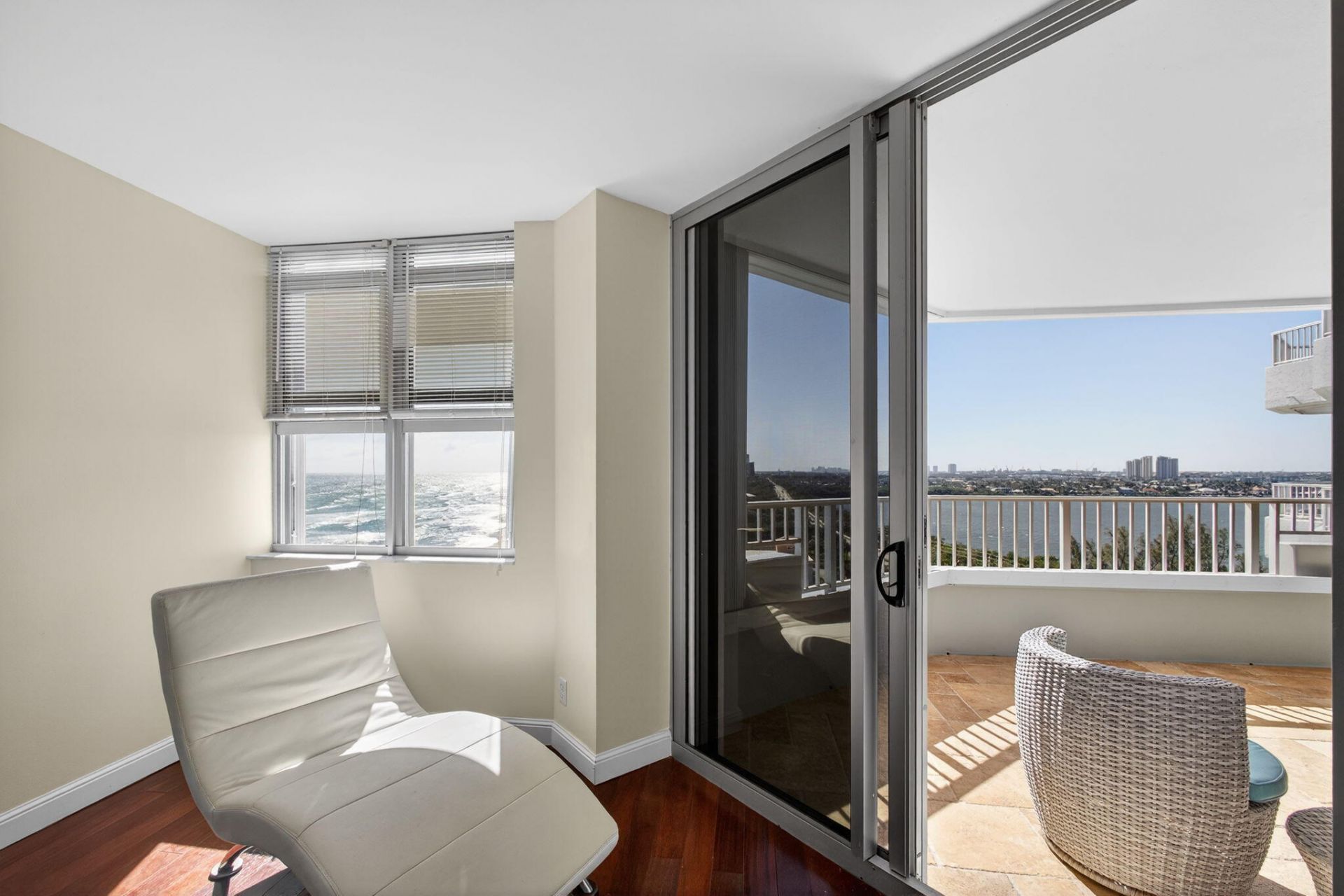 5200 N Ocean Drive, Unit 1004, Singer Island, FL 33404 Photo