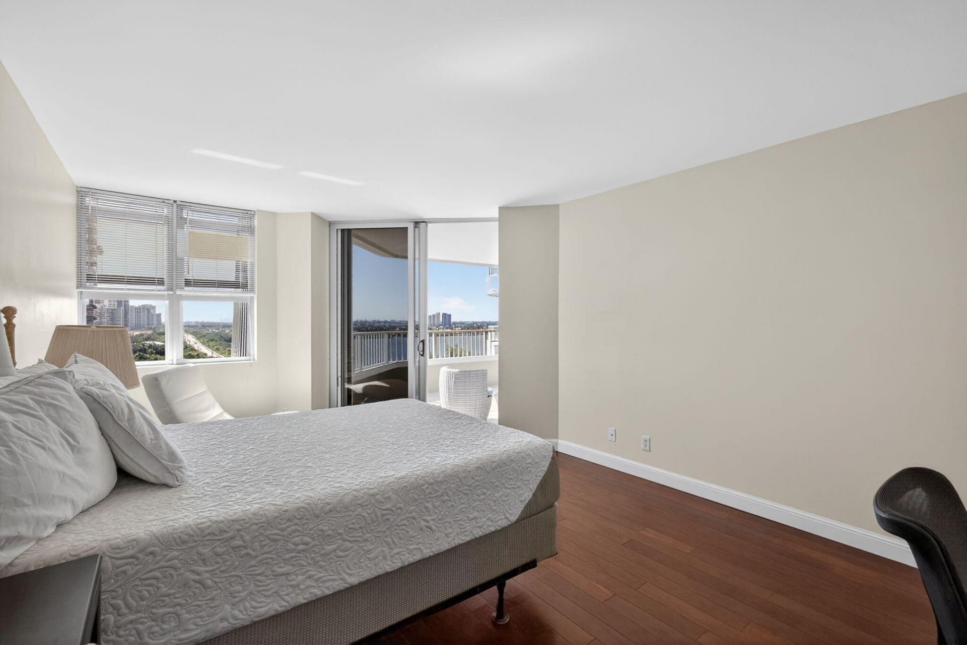 5200 N Ocean Drive, Unit 1004, Singer Island, FL 33404 Photo