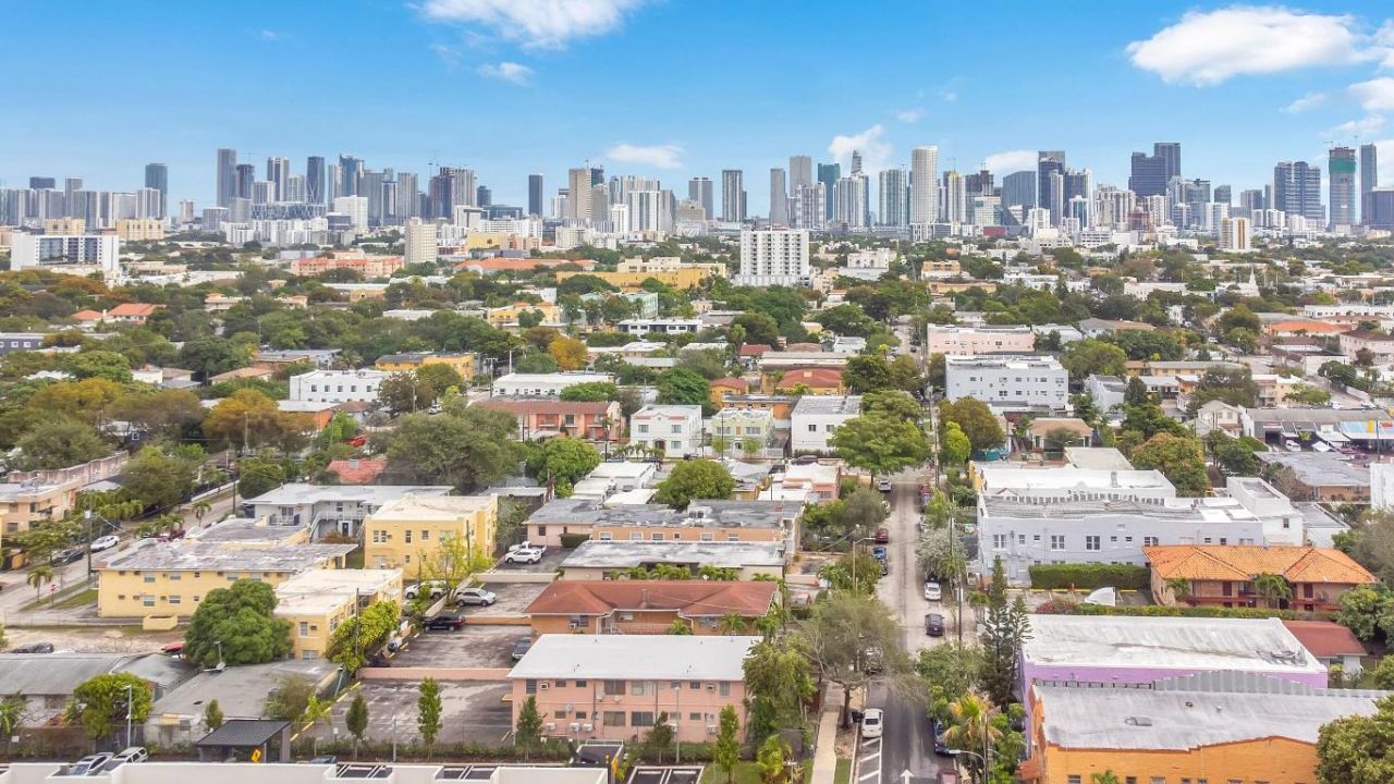 1554 SW 5th Street, Unit 11c, Miami, FL 33135 Photo