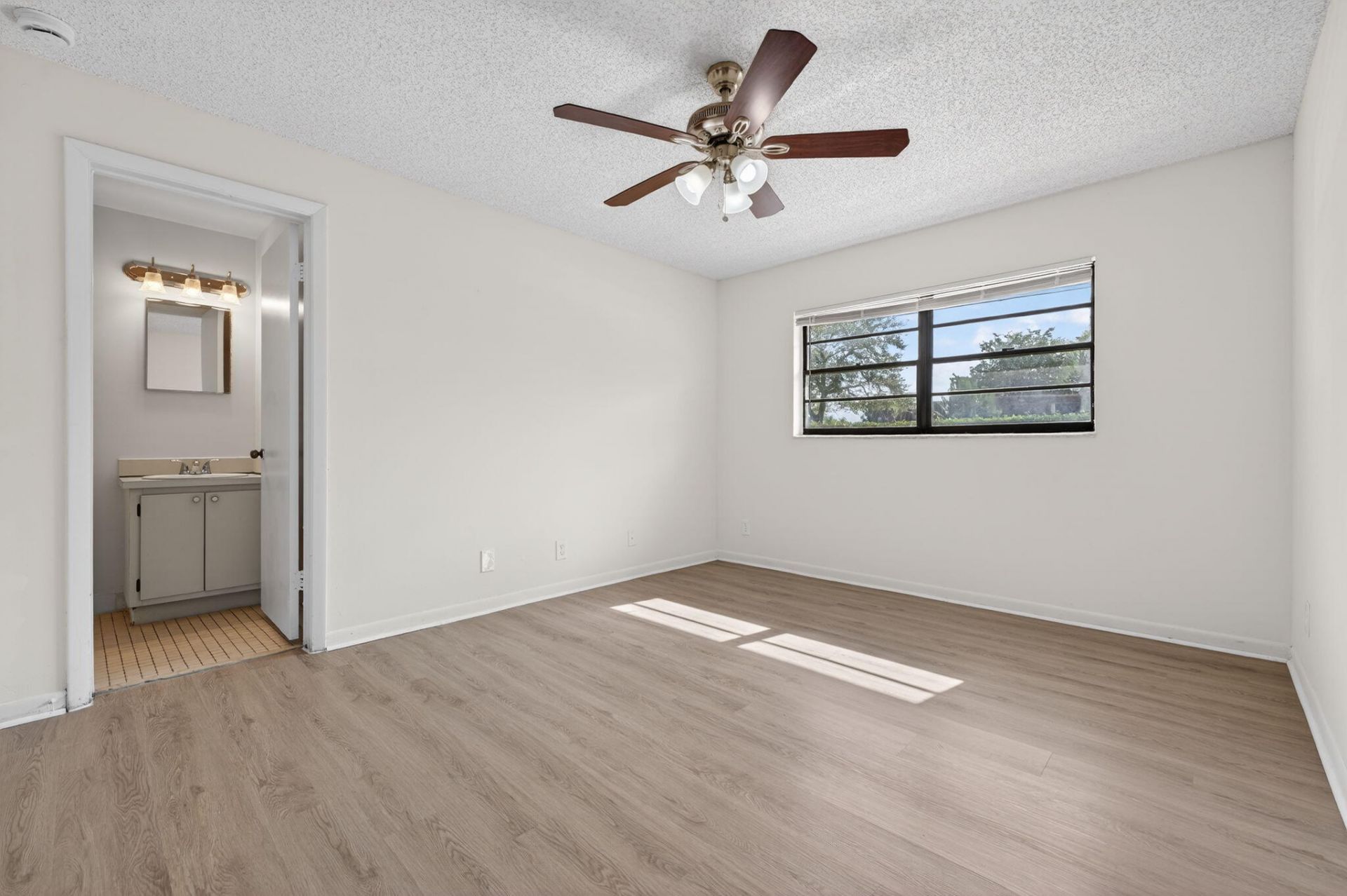 9409 NW 49th Court, Unit 20d, Sunrise, FL 33351 Photo