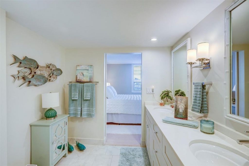 5480 N Ocean Drive, Unit B2a, Singer Island, FL 33404 Photo