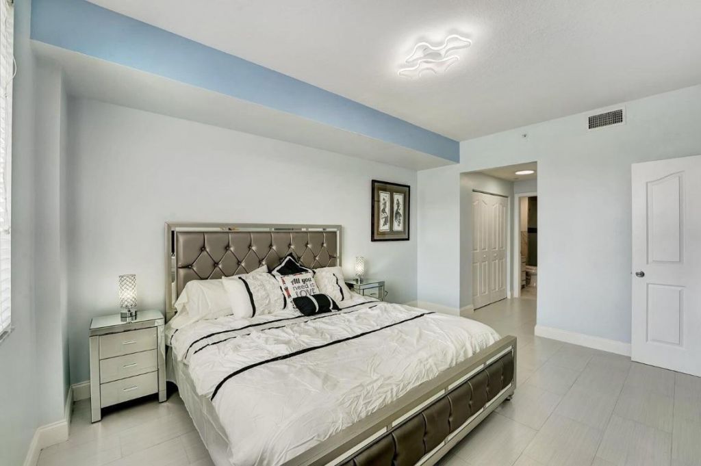 250 NE 3rd Avenue, Unit 1317, Delray Beach, FL 33444 Photo