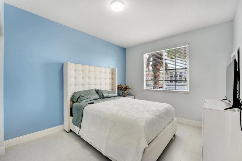 250 NE 3rd Avenue, Unit 1317, Delray Beach, FL 33444 Photo