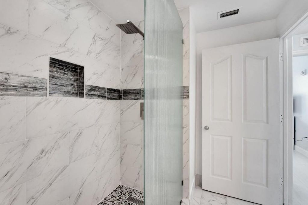 250 NE 3rd Avenue, Unit 1317, Delray Beach, FL 33444 Photo