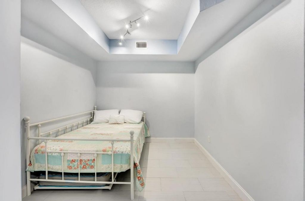 250 NE 3rd Avenue, Unit 1317, Delray Beach, FL 33444 Photo