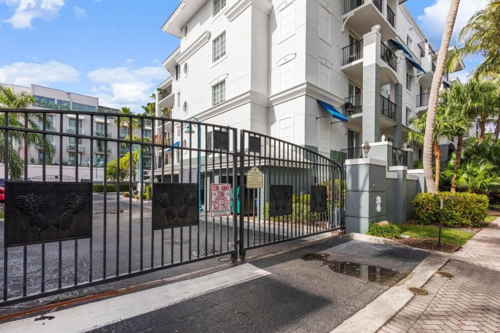 250 NE 3rd Avenue, Unit 1317, Delray Beach, FL 33444 Photo