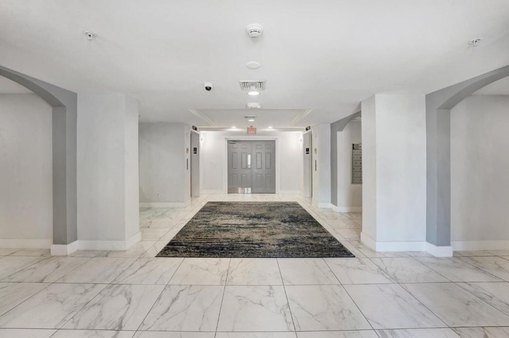 250 NE 3rd Avenue, Unit 1317, Delray Beach, FL 33444 Photo