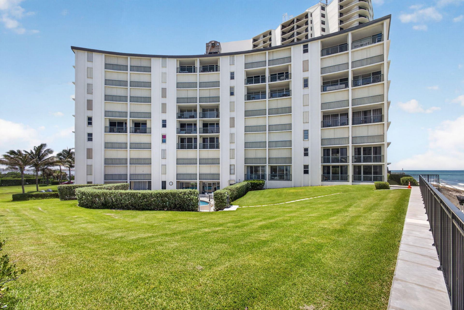 5400 N Ocean Drive, Unit 7b, Singer Island, FL 33404 Photo