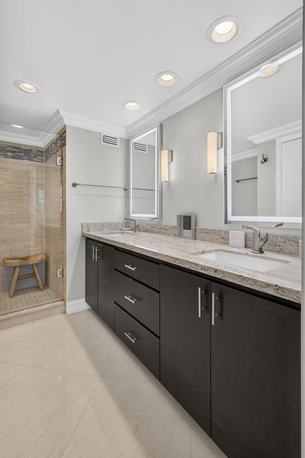 5400 N Ocean Drive, Unit 7b, Singer Island, FL 33404 Photo