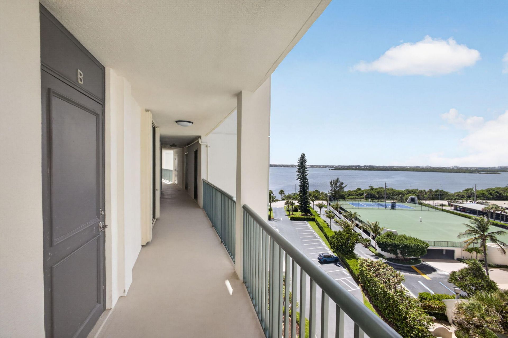 5400 N Ocean Drive, Unit 7b, Singer Island, FL 33404 Photo