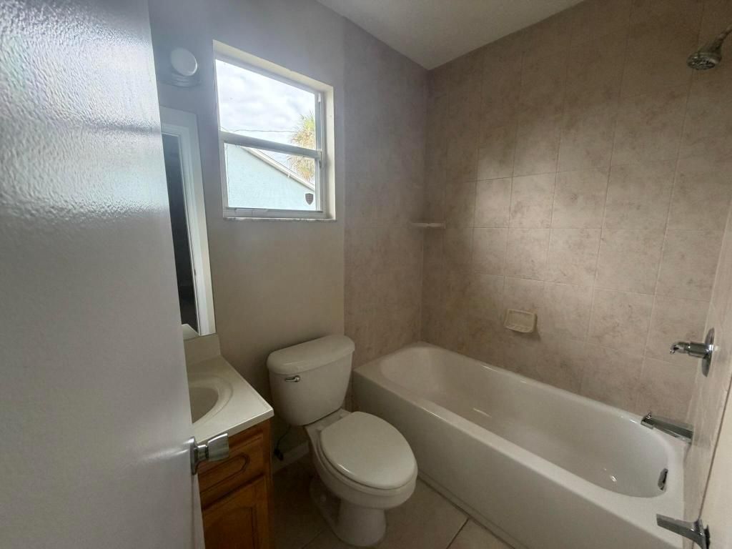 2342 SW Bayshore Boulevard, Port Saint Lucie, FL 34984 Photo