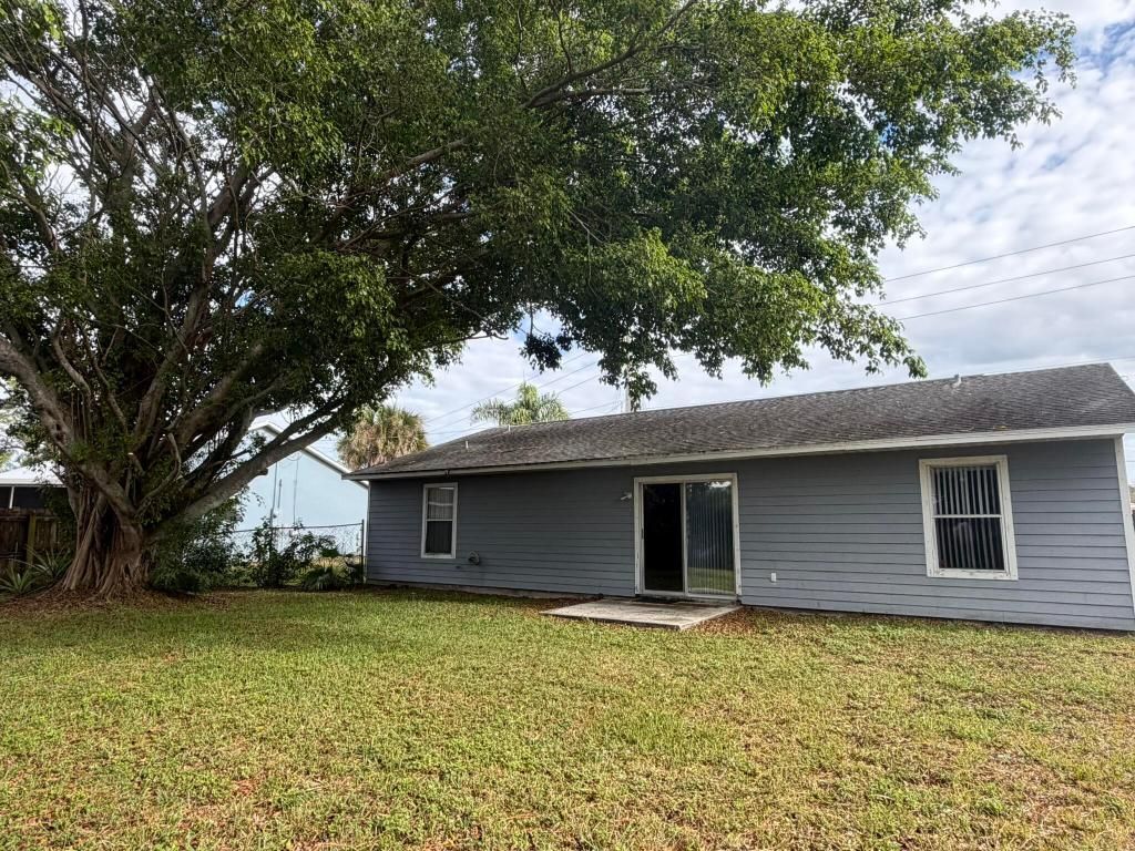 2342 SW Bayshore Boulevard, Port Saint Lucie, FL 34984 Photo