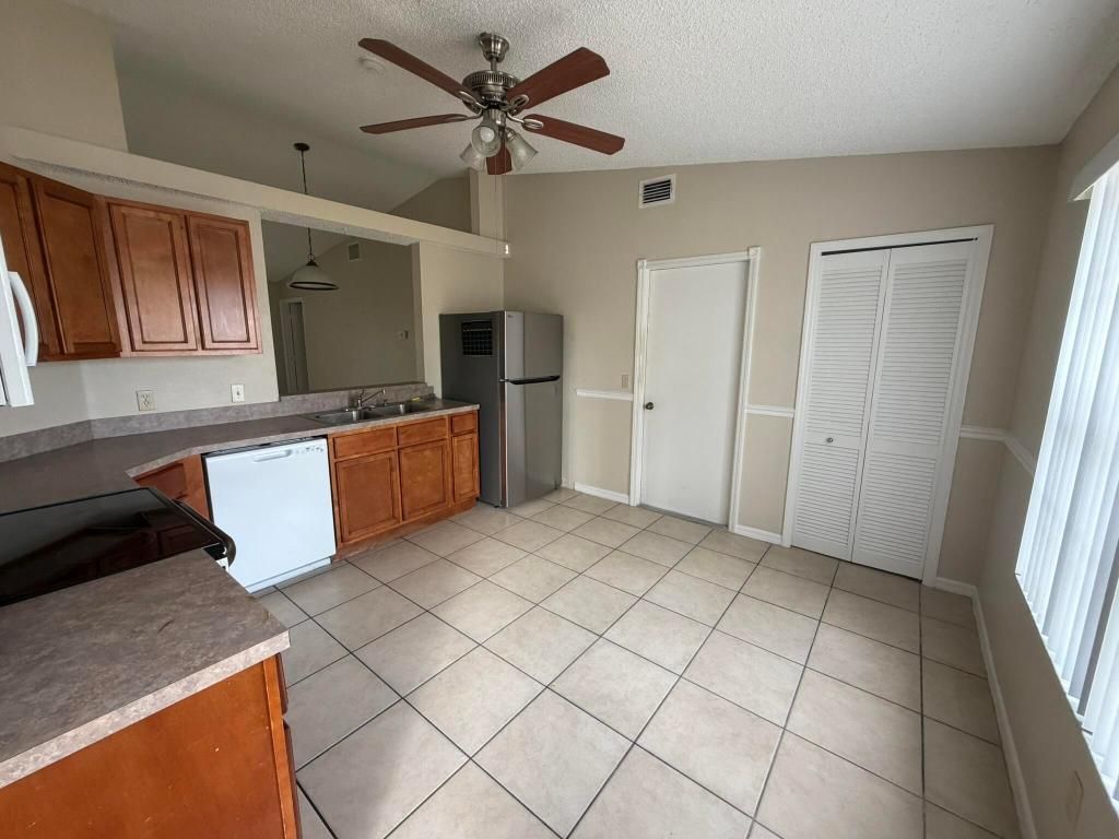 2342 SW Bayshore Boulevard, Port Saint Lucie, FL 34984 Photo