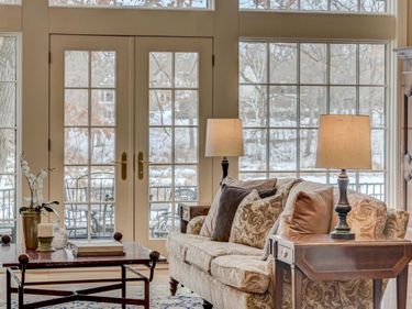 7 Bent Tree Court, North Oaks, MN 55127