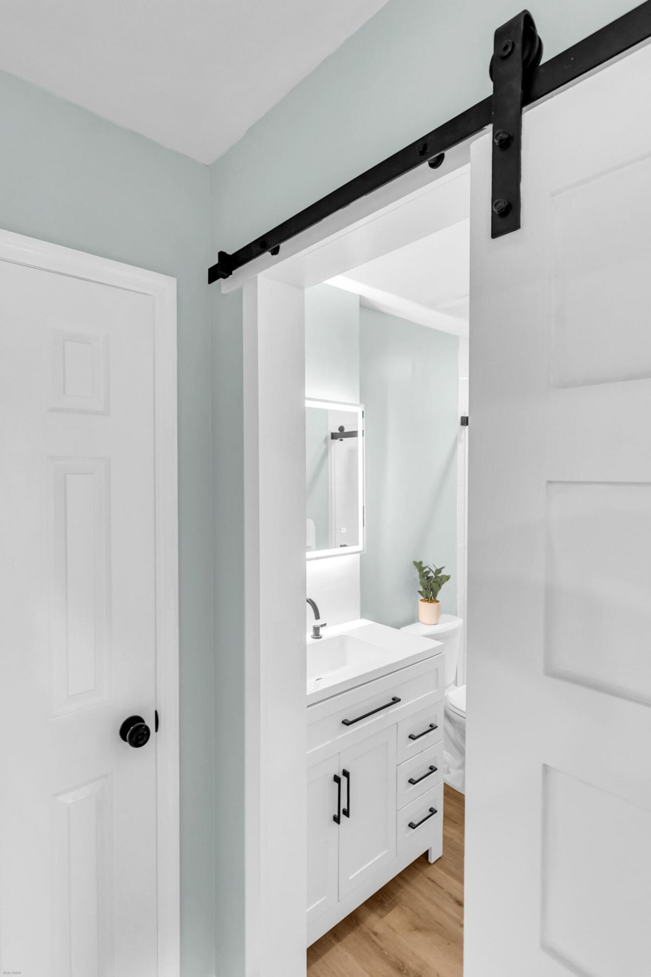 106 Teddy Court Photo 21