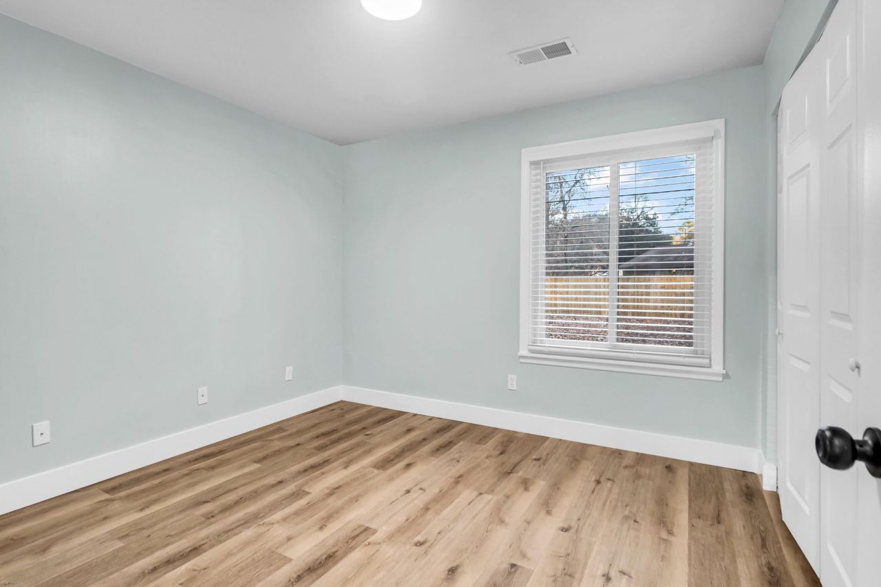 106 Teddy Court Photo 29