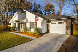 106 Teddy Court photo 4